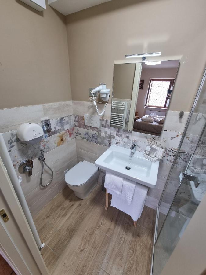 Lucyben Guesthouse กาสเชีย ภายนอก รูปภาพ